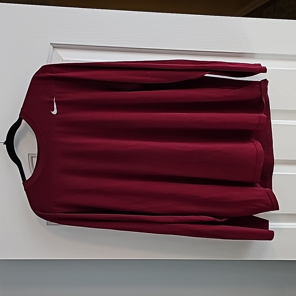 Nike Drifit LS Tee Maroon
